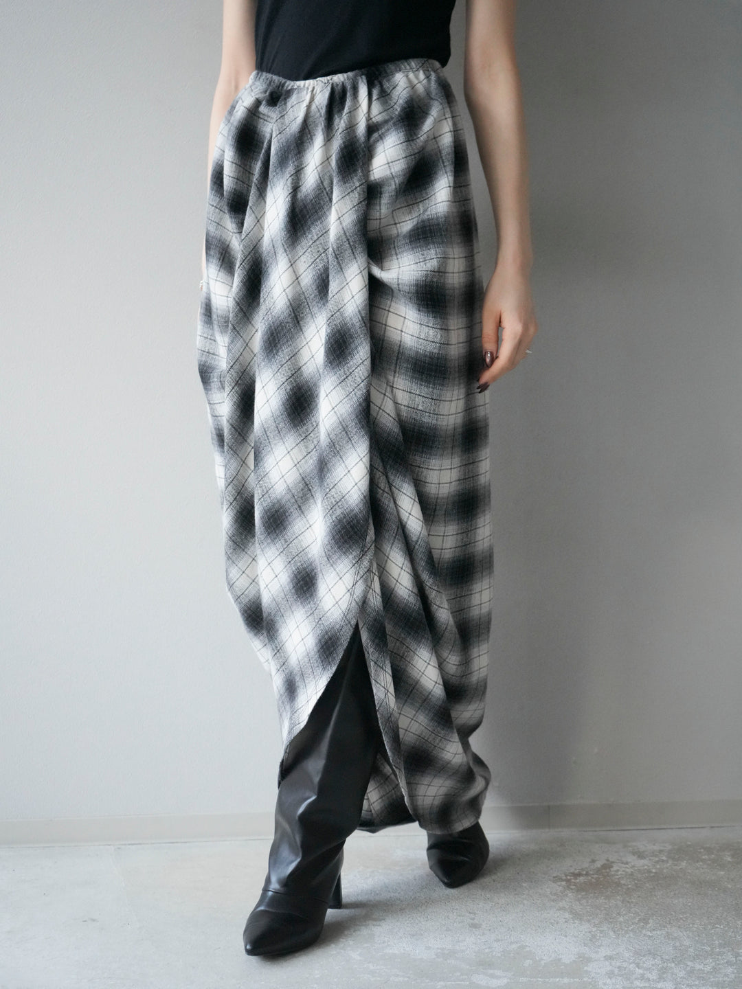 [予約]タックデザインチェックスカート/ホワイト×ブラック