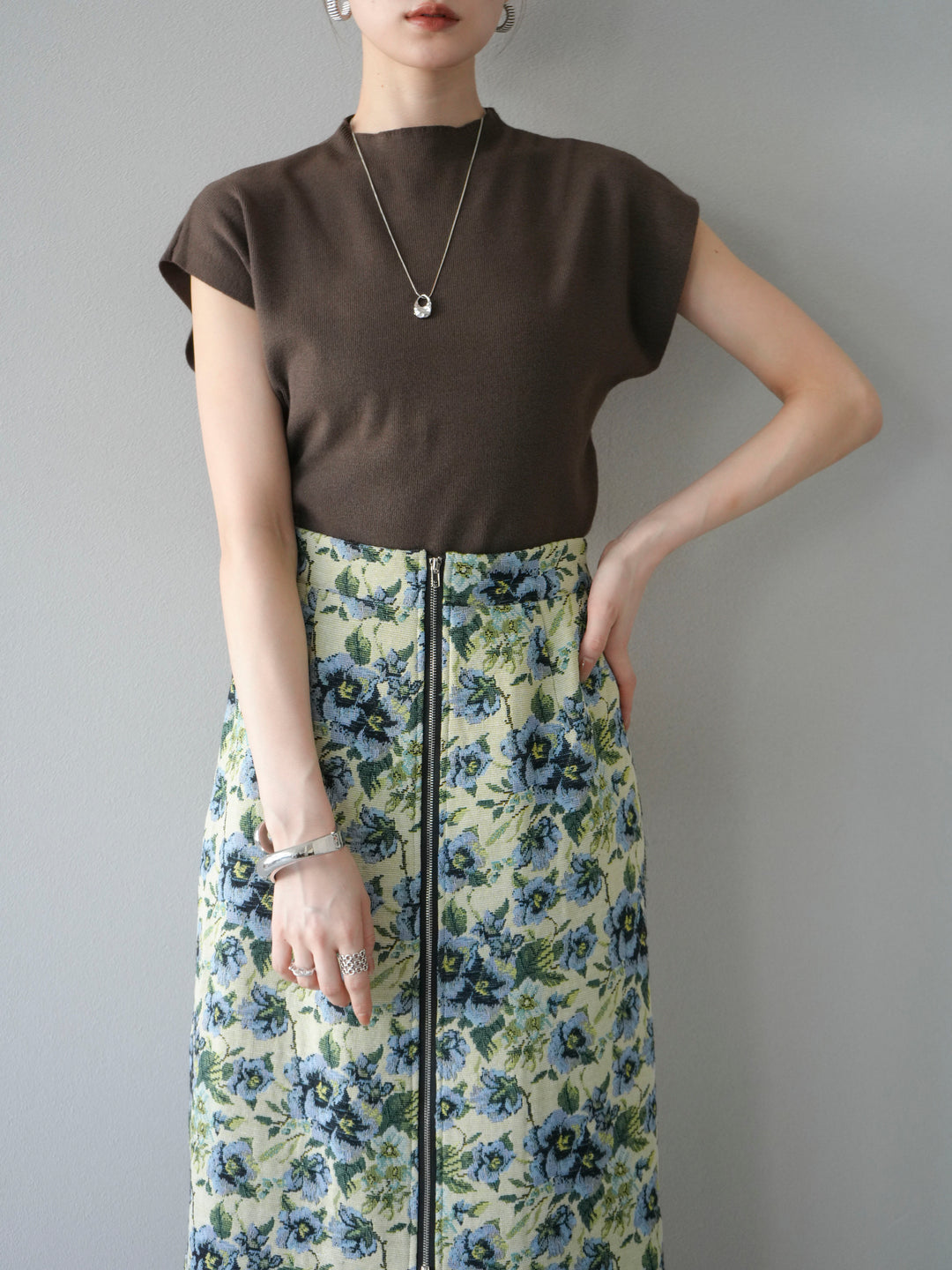 [SET]プチネックフレンチニットトップス+ゴブランフロントジップタイトスカート(2set)