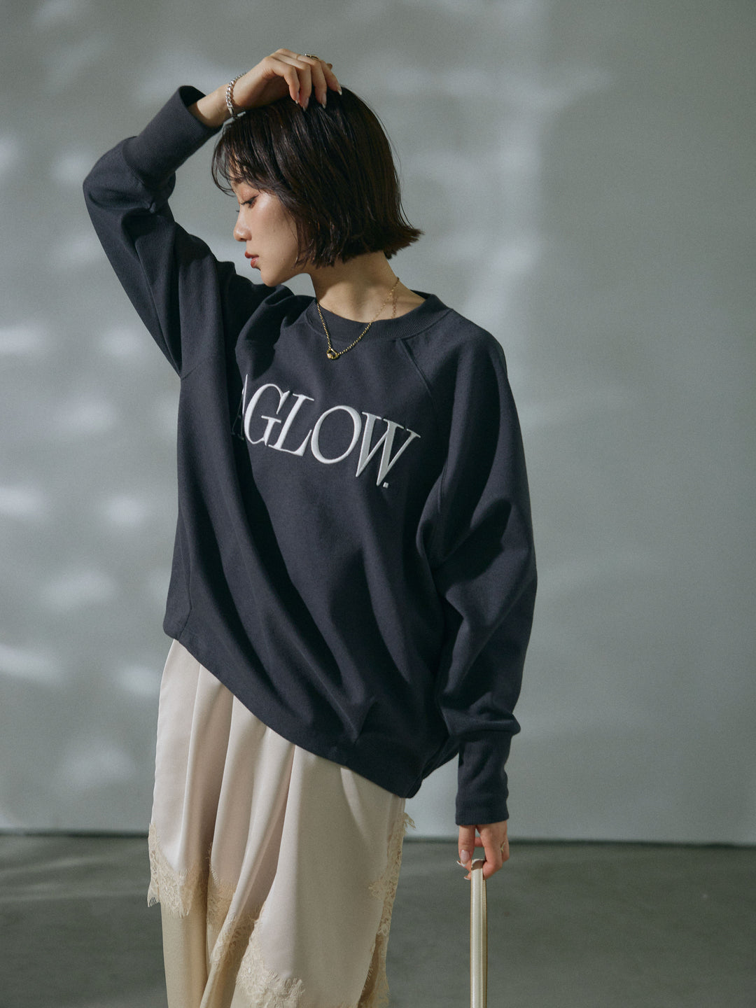 [予約]ブークレダンボールロゴ刺繍プルオーバー/charcoal