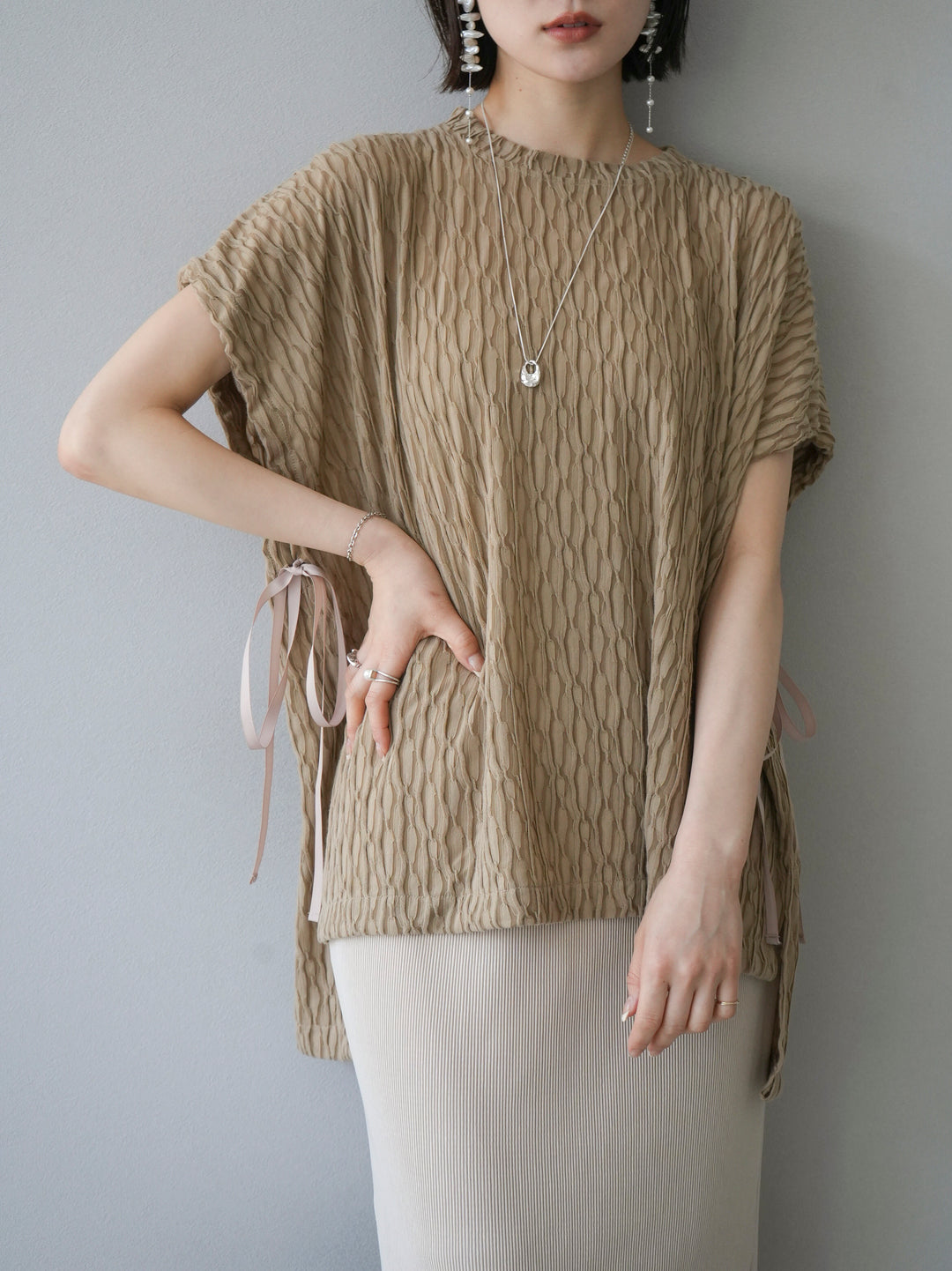 [Pre-order] Arm shirring sheer design mellow pullover/beige