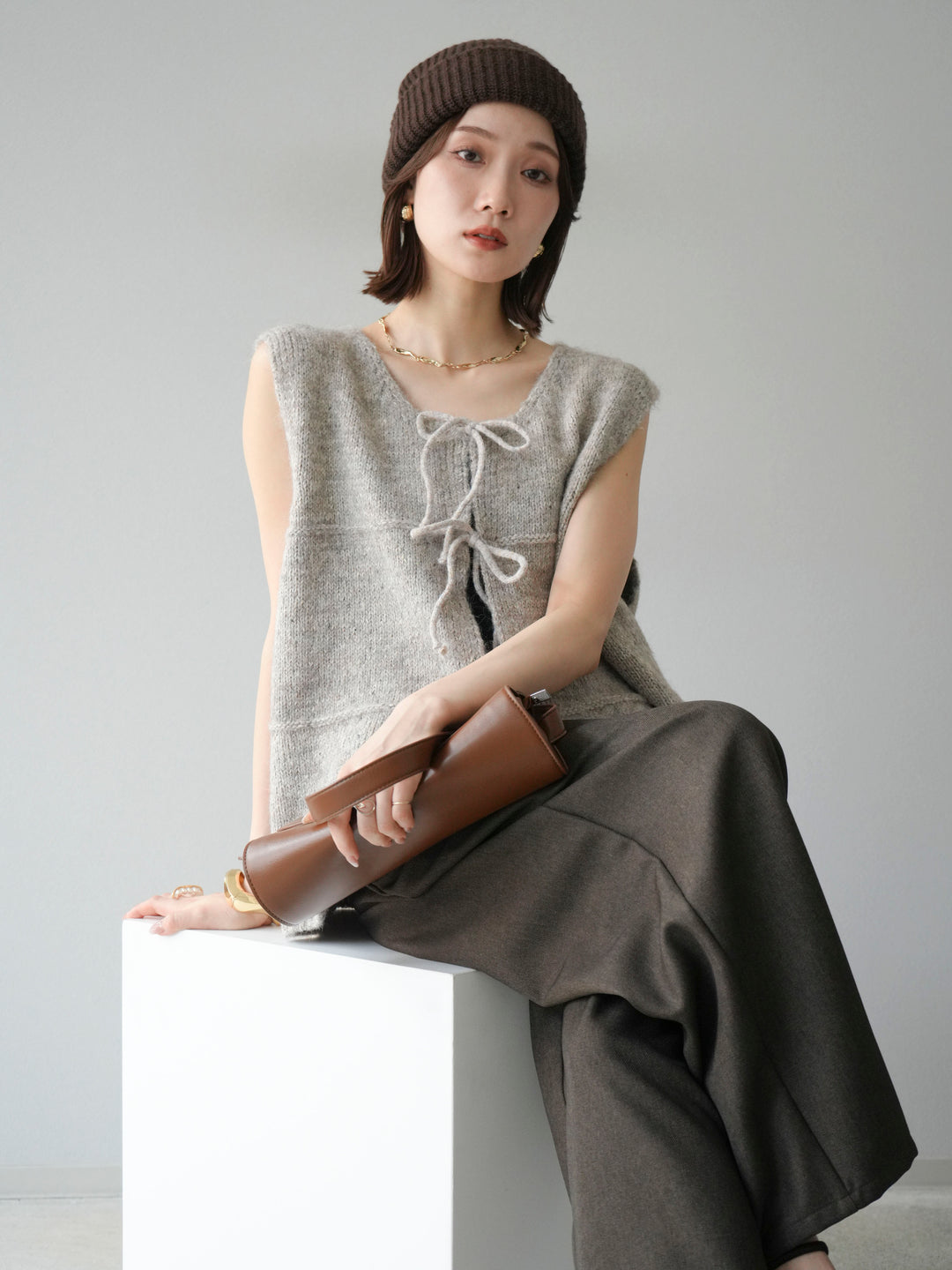 [予約]フロントスリットリボンニットベスト/ベージュ