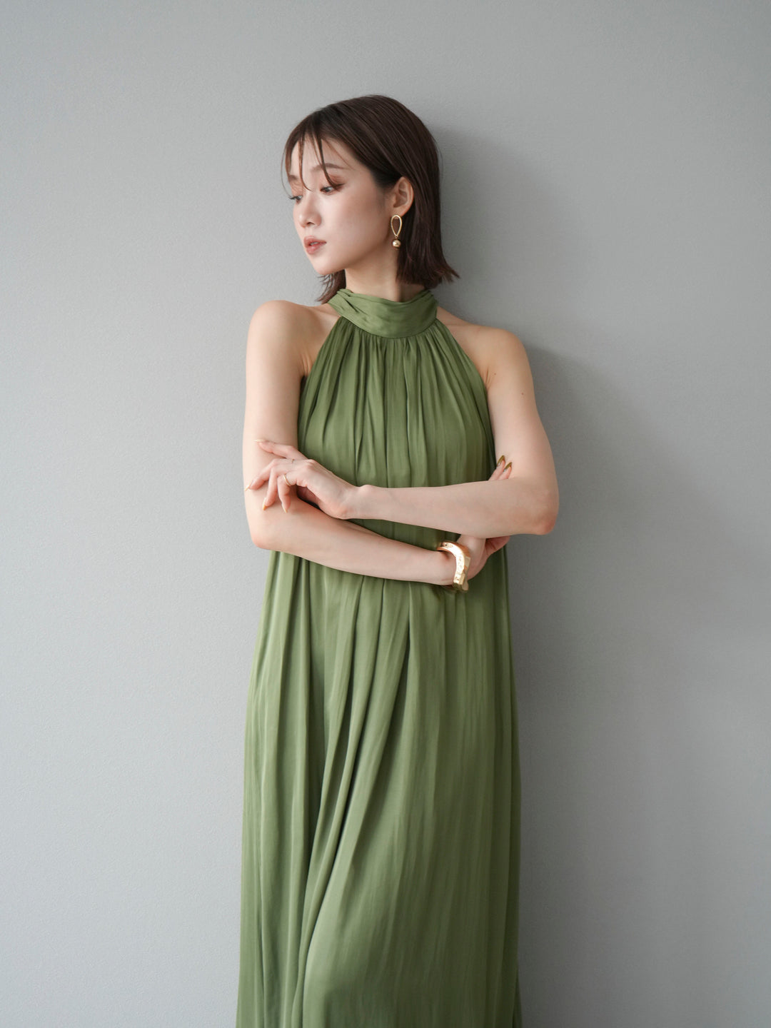 [予約]シャイニーホルターワンピース/グリーン