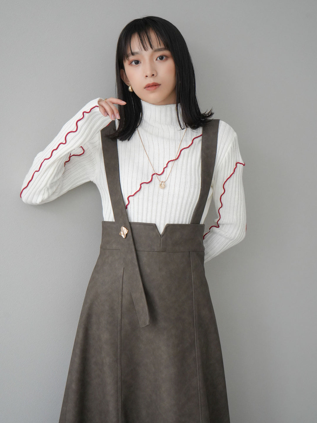 【預購】色彩協調柔和高領針織上衣/象牙色