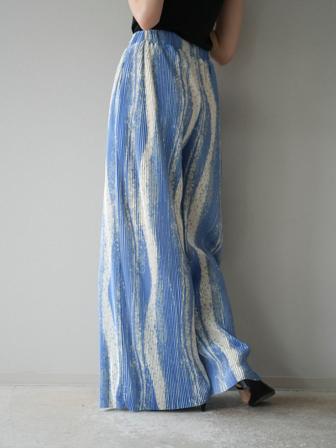 [予約]ニュアンスプリーツワイドパンツ/ライトブルー
