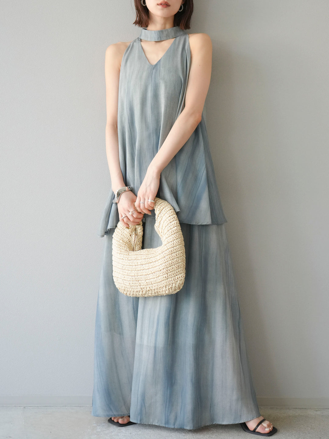 [SET] 細膩花紋V領襯衫＆喇叭裙（2套）