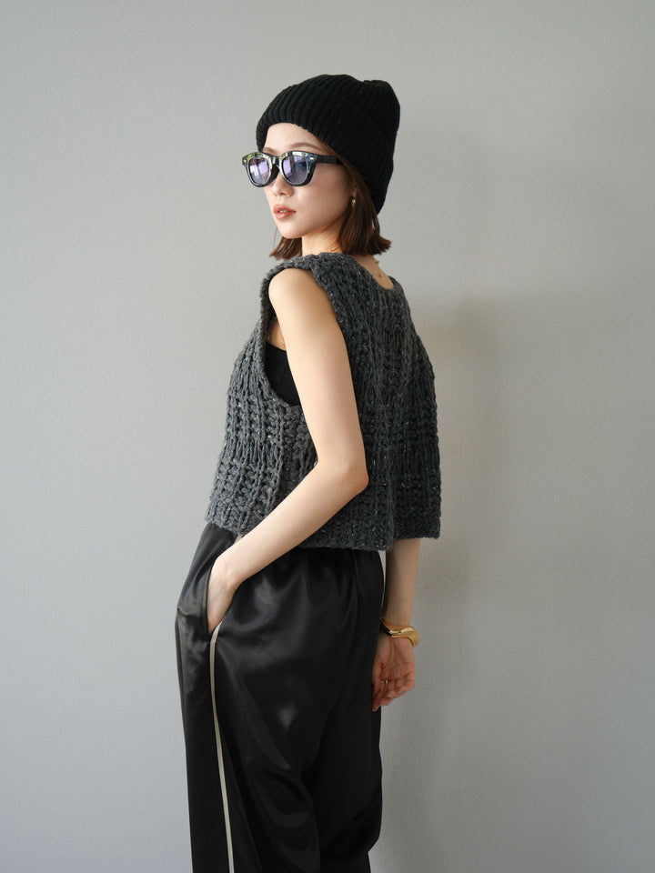 [予約]ミックスヤーンデザイン編みニットベスト/チャコール
