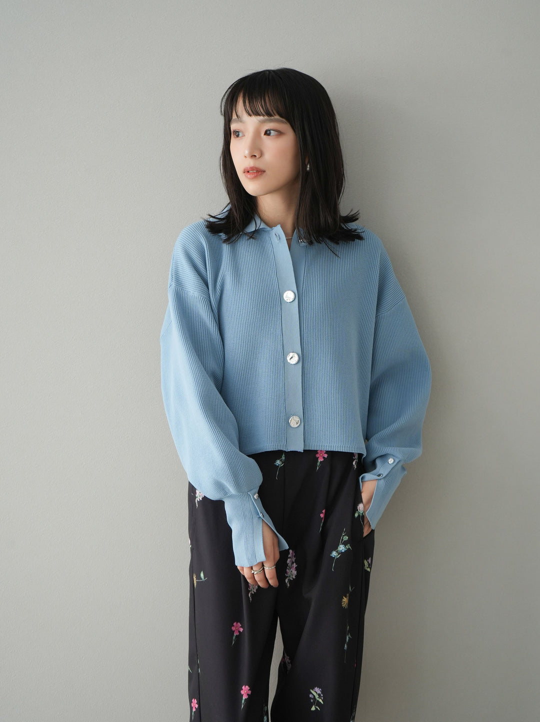 [SET]ボリュームスリーブポロニットカーディガン+フラワーアートプリントタックパンツ(2set)