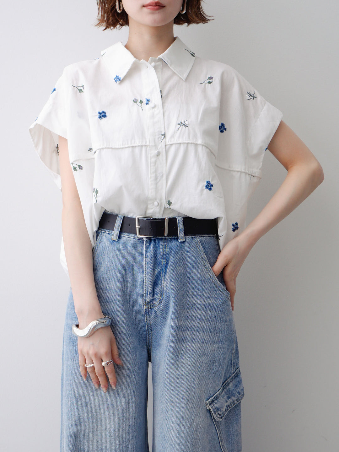 【預購】花朵刺繡燈籠無袖襯衫 / 折扣