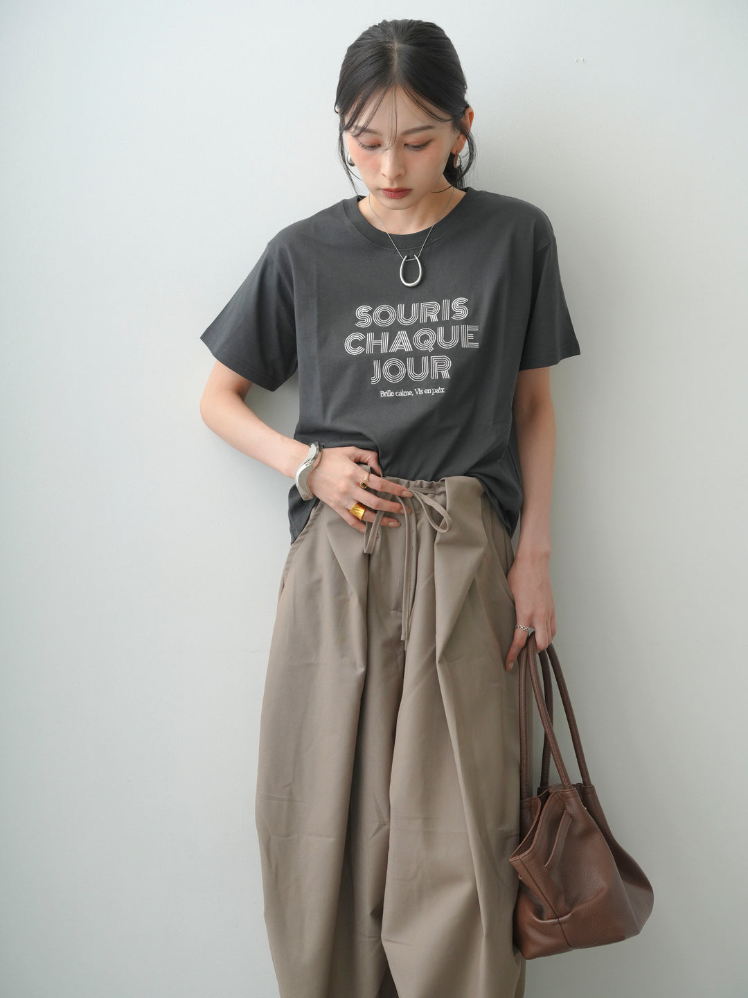 【套裝】Logo刺繡T卹+皮帶環彎腰闊腿褲（兩件套）