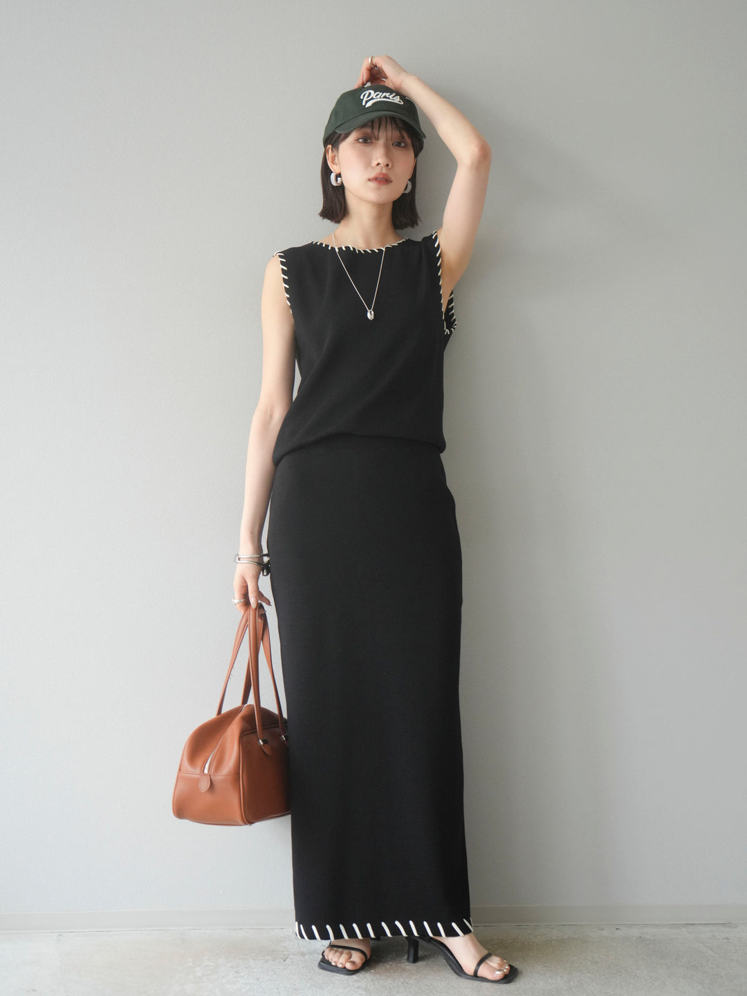 【預購】亞麻質感手縫針織緊身裙/黑色