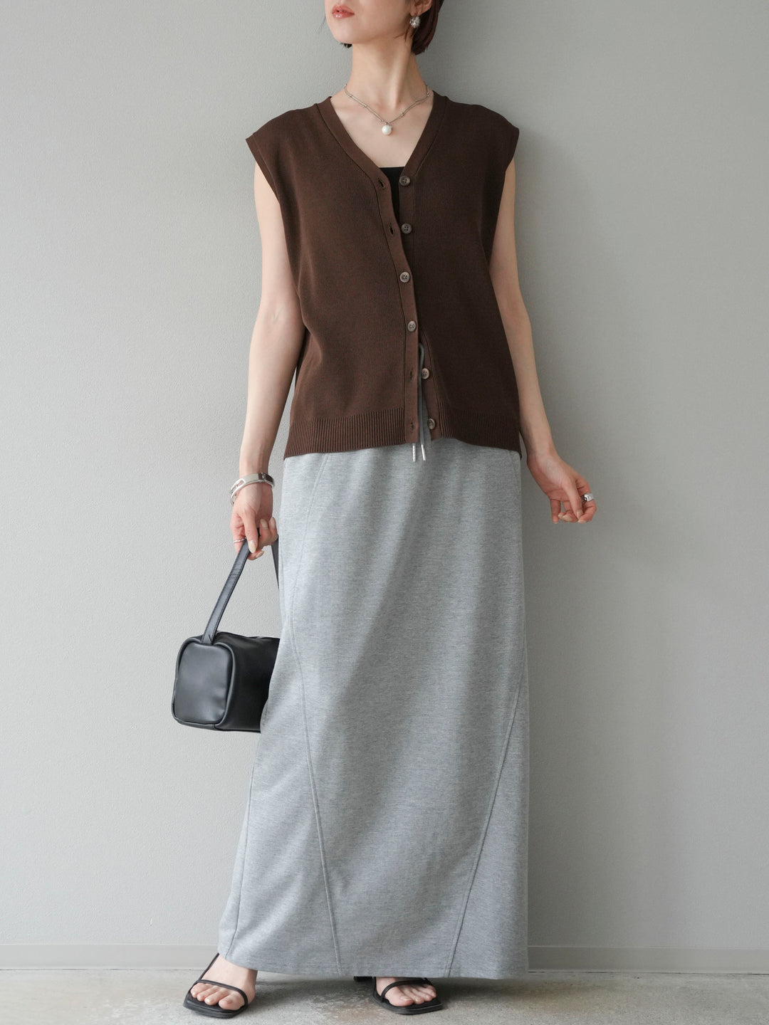 [予約]Vネックレーヨンニットベスト/ブラウン