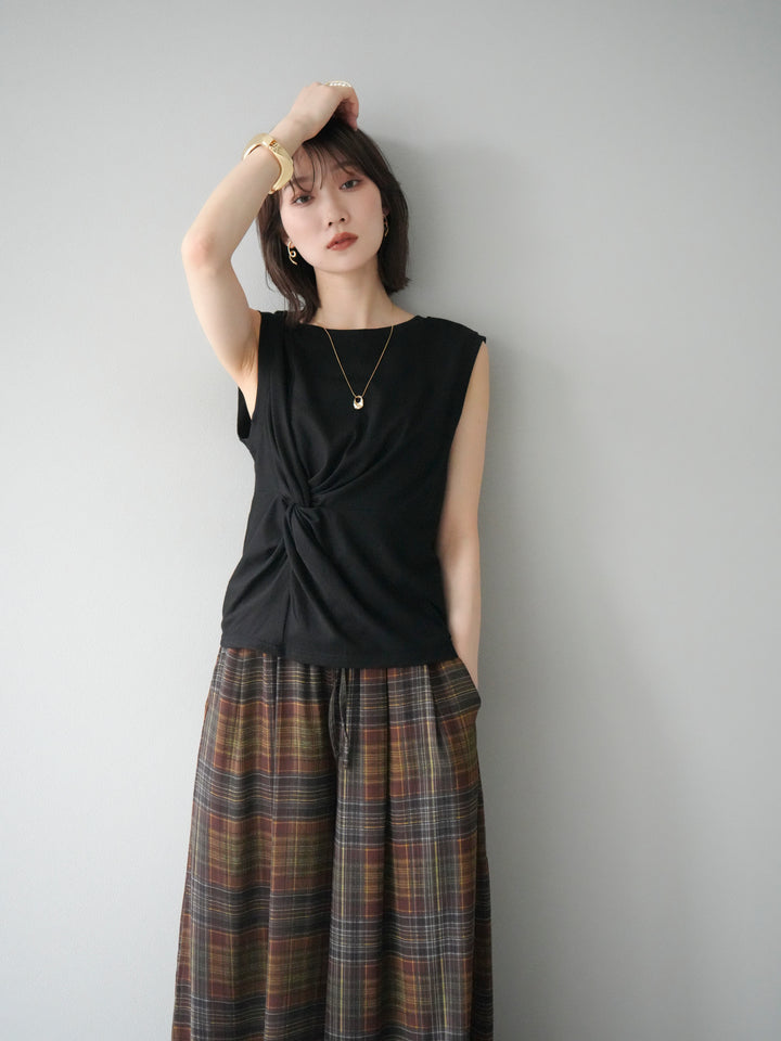 [予約]フロントツイストノースリーカットソー/ブラック