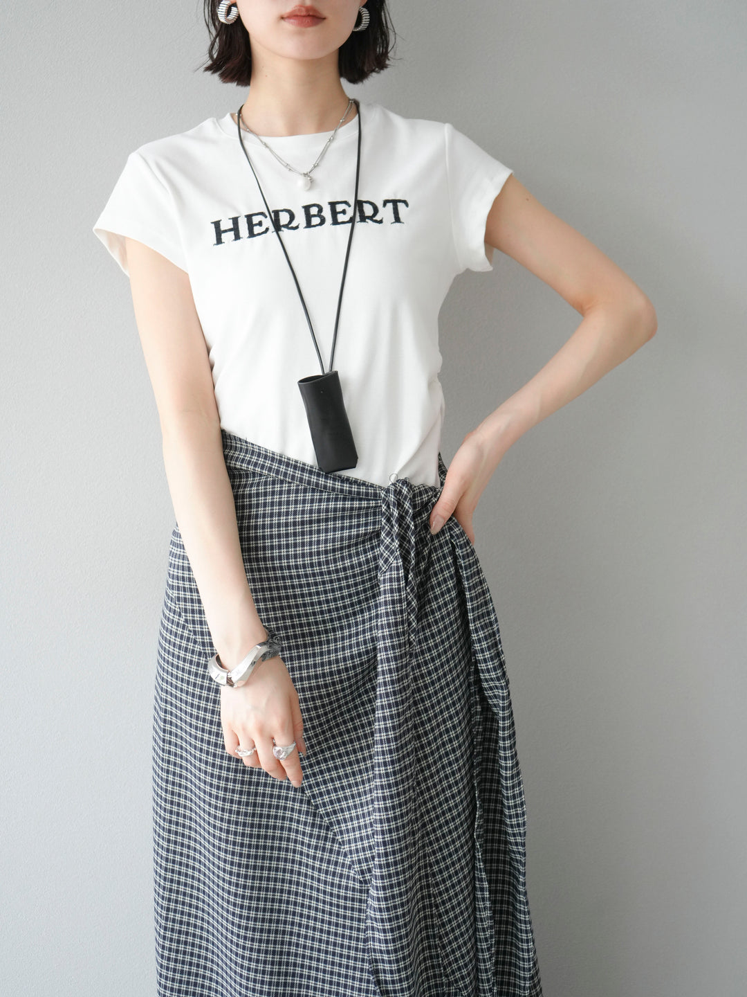 [予約]刺繍ロゴTシャツ＆レザーポーチネックレスSET /ホワイト