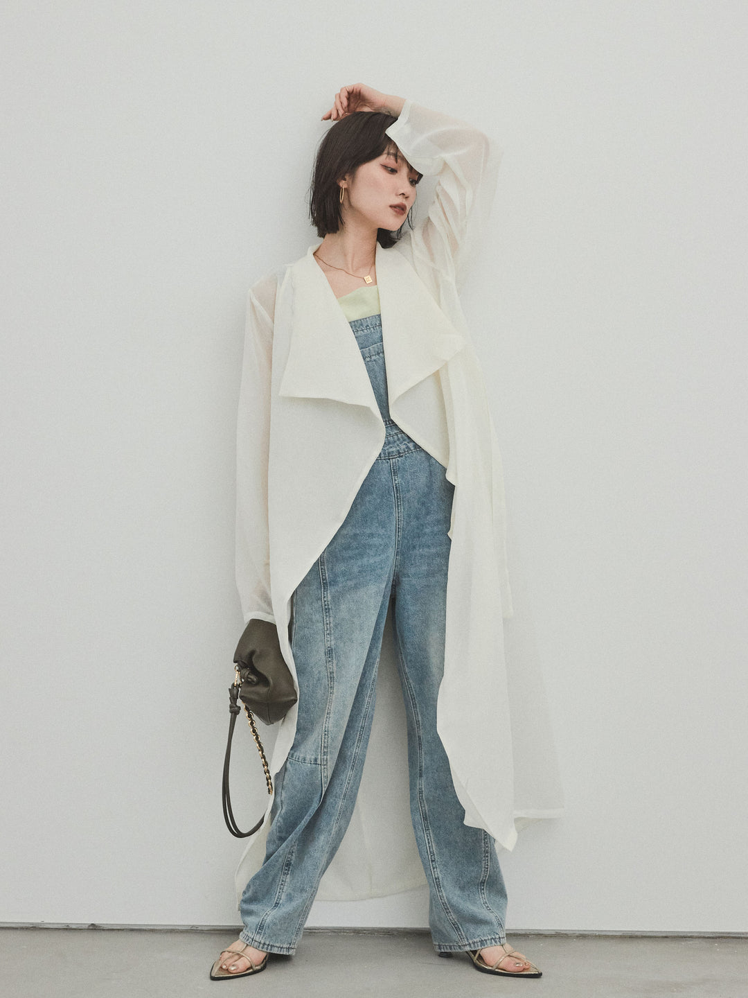 [SET] 中縫牛仔背帶褲 + 透視長版外套（2 件組）