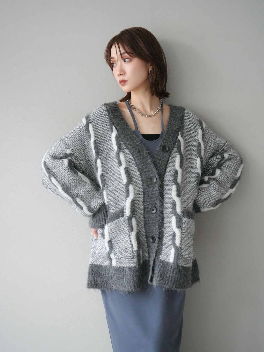 [予約]バイカラー編み込みデザインニットカーディガン/グレー