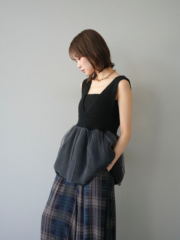 [予約]チュールレイヤードペプラムニットベスト/ブラック