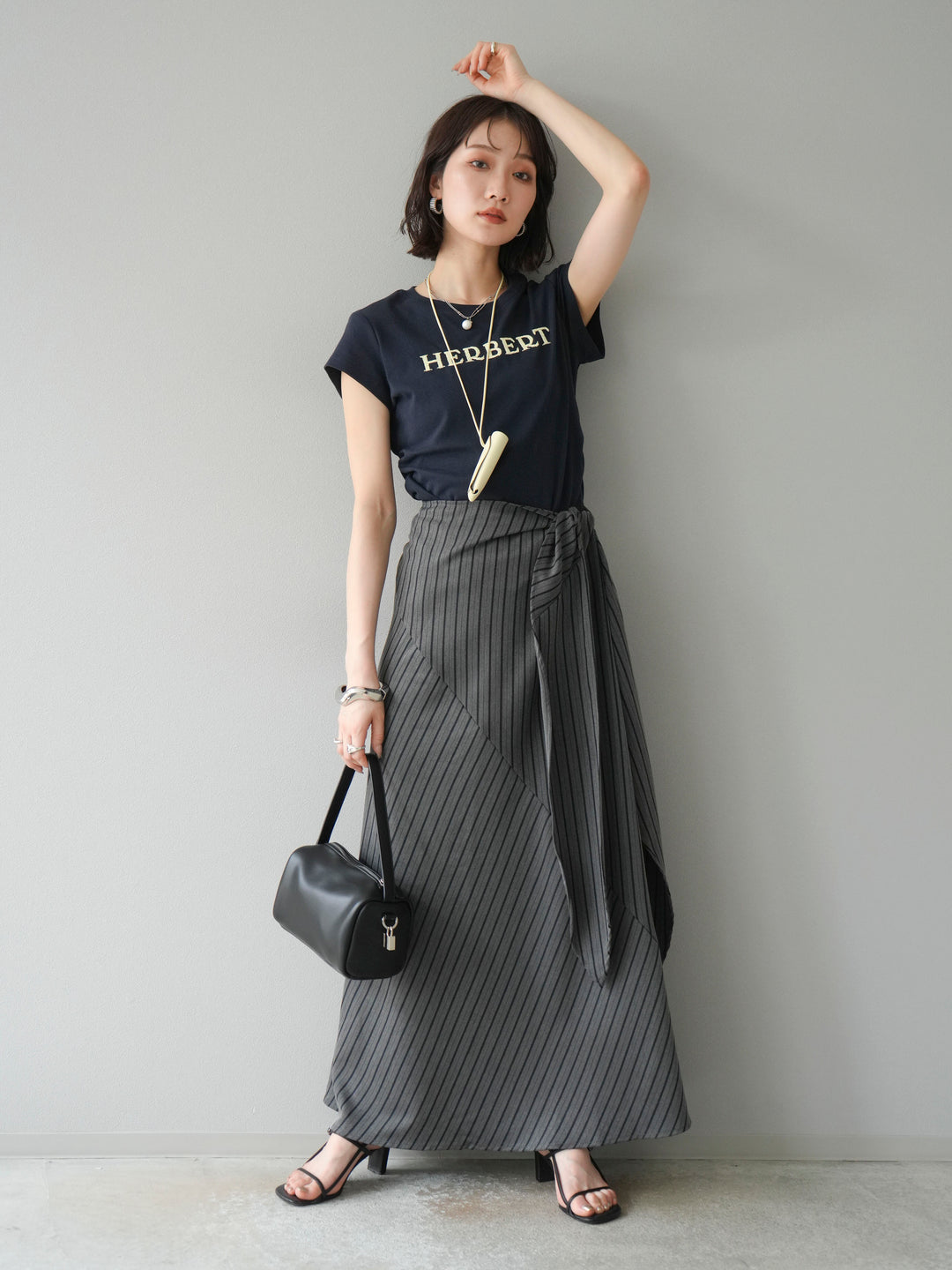 [SET]刺繍ロゴTシャツ＆レザーポーチネックレスSET +サイド巻きツイルスカート(2set)