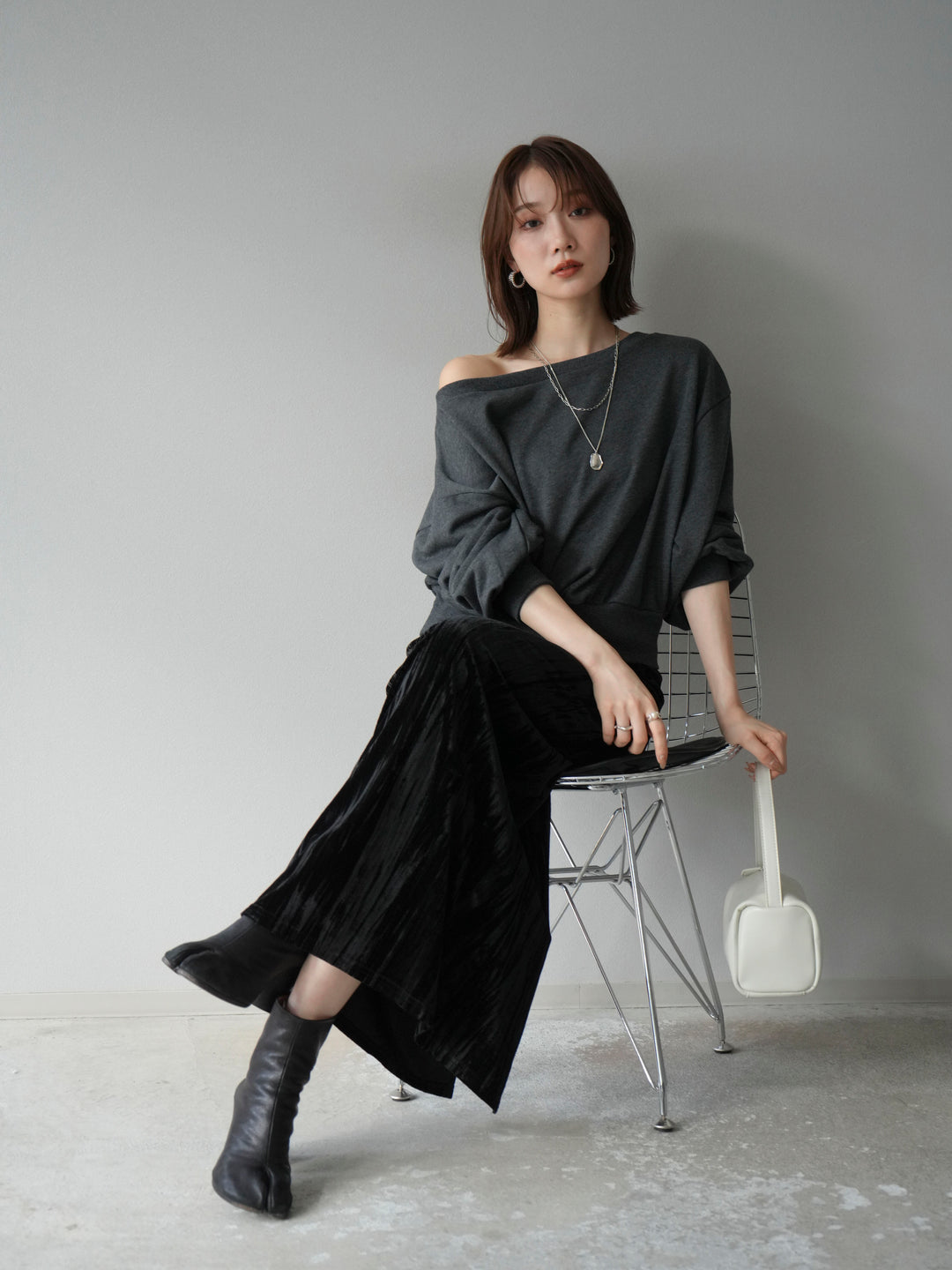 [予約]オフショルスウェットプルオーバー/チャコール