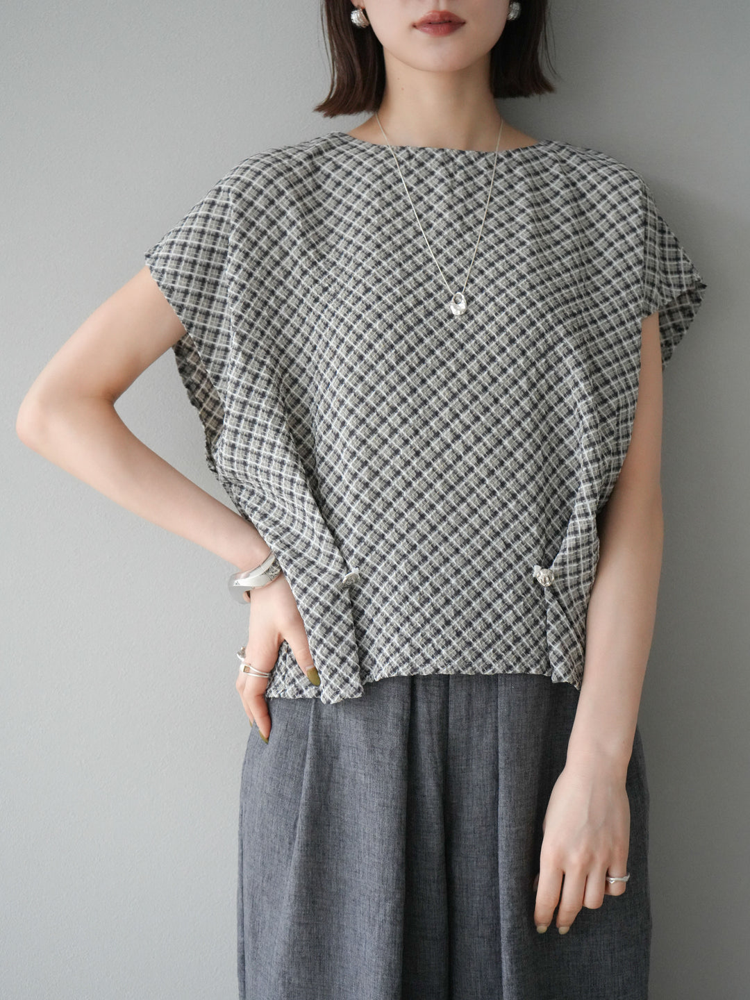 [予約]チェック柄タックデザインフレンチスリーブトップス/ブラック