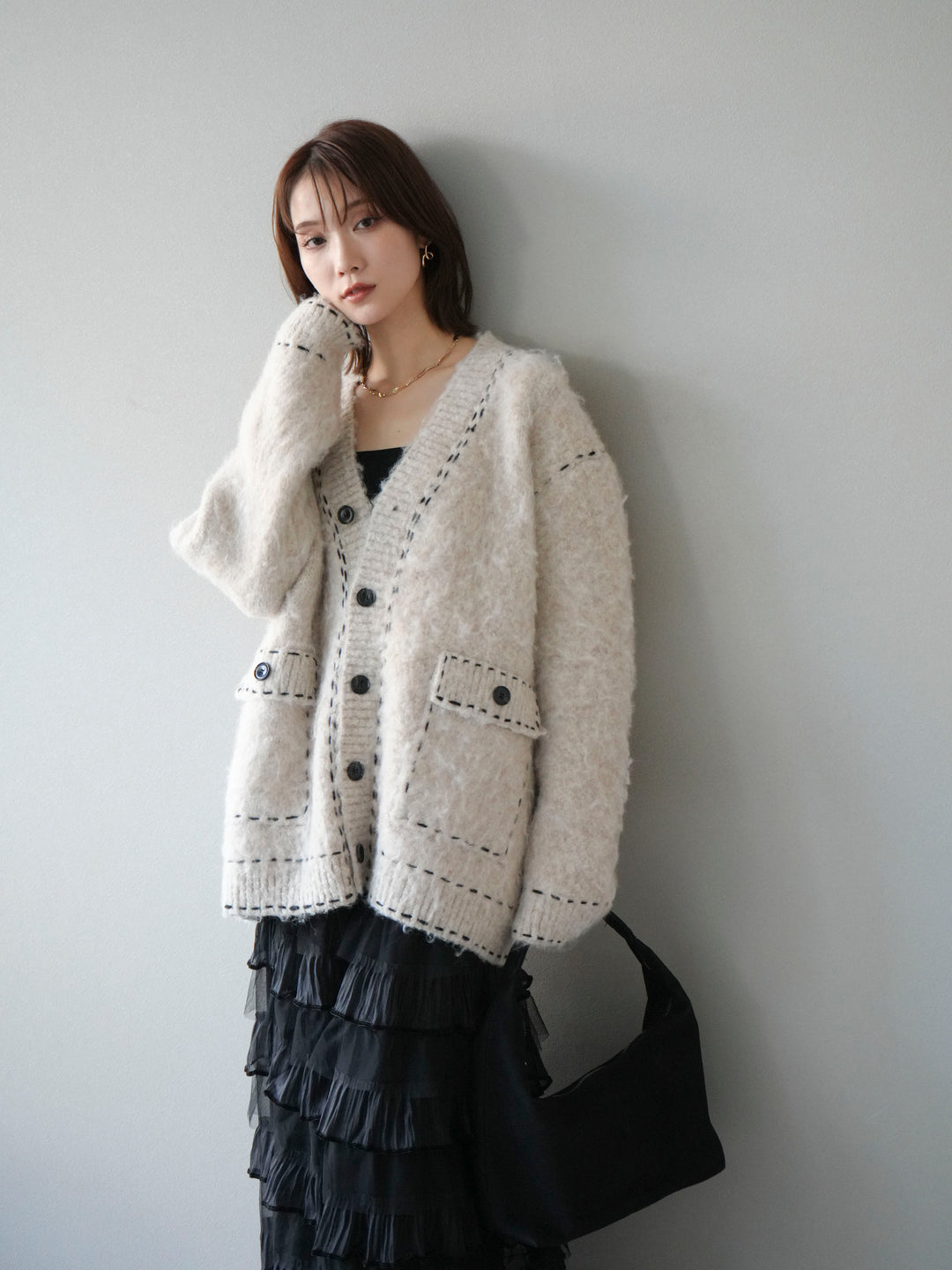 [予約]ステッチVネックニットカーディガン/アイボリー