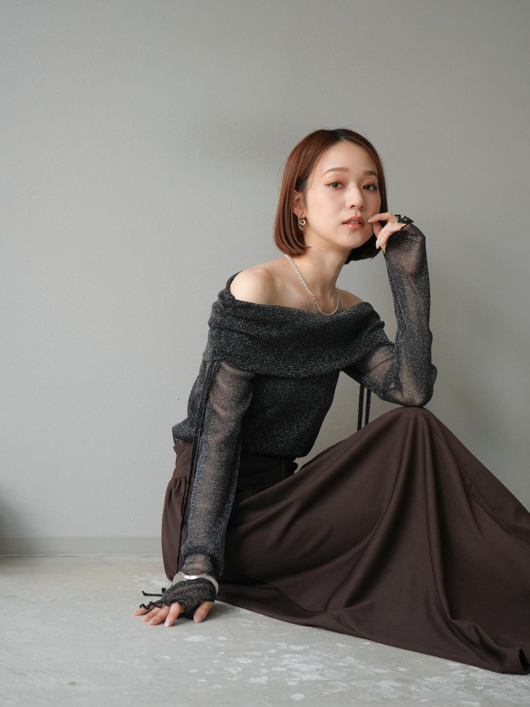 [予約]ラメシアーウィンガーホールオフショルトップス/ブラック