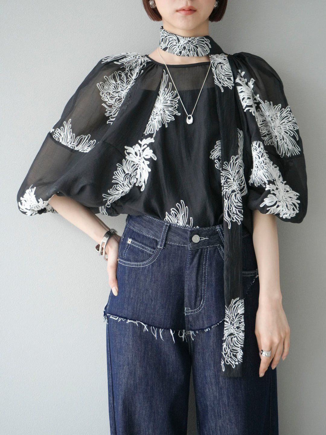 [SET]刺繍シアーバルーンスリーブブラウス+ヒップデザインデニムパンツ(2set)