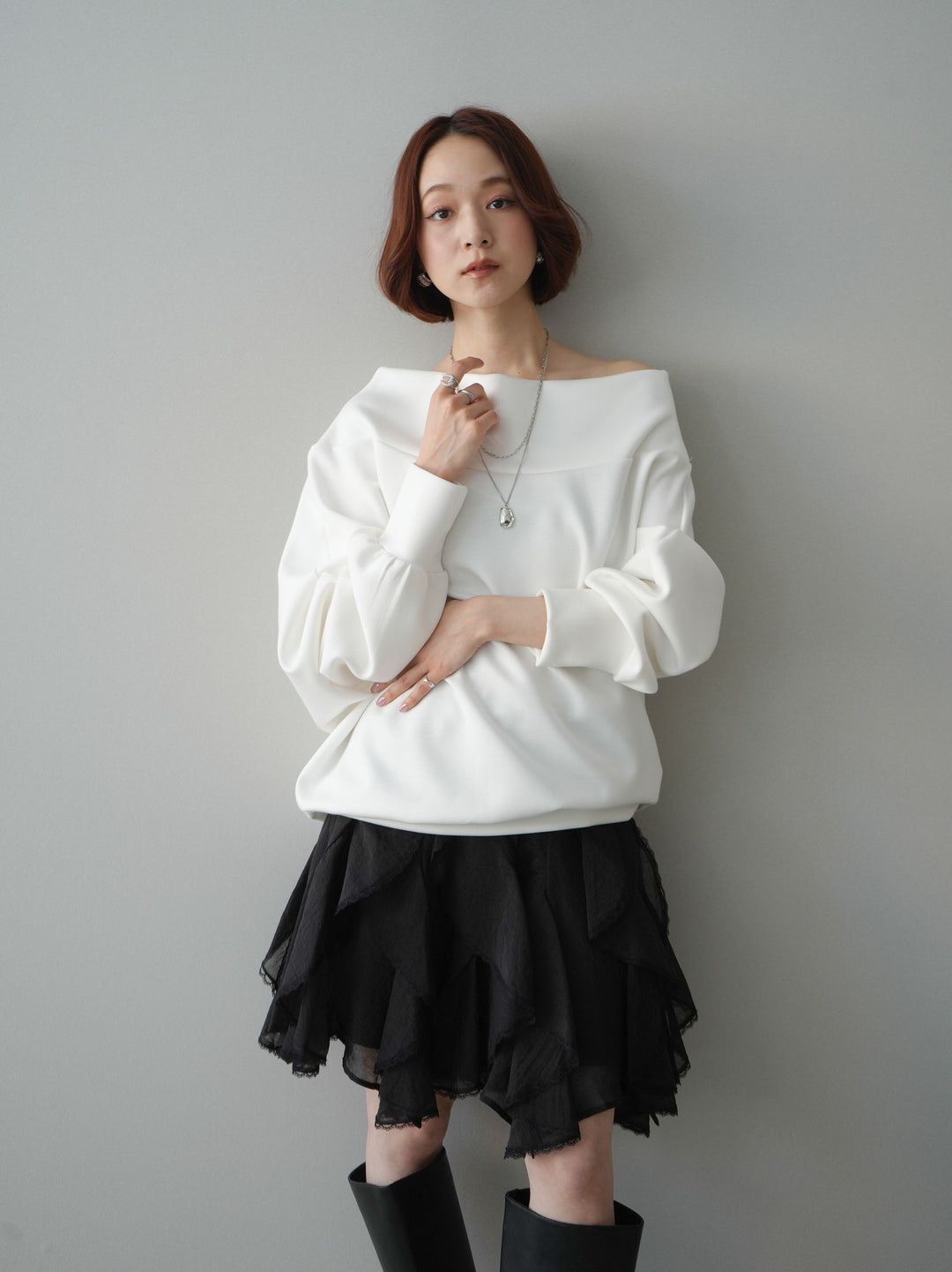 [SET]アシンメトリーオフショルポンチプルオーバー+ラッフルレースミニスカート(2set)