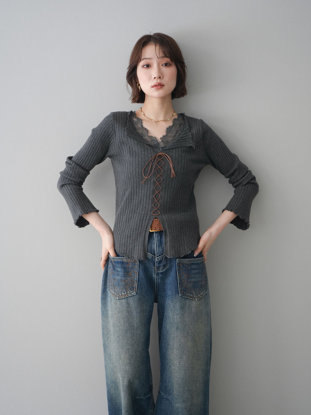 [予約]レースネックレースアップリブニットトップス/gray