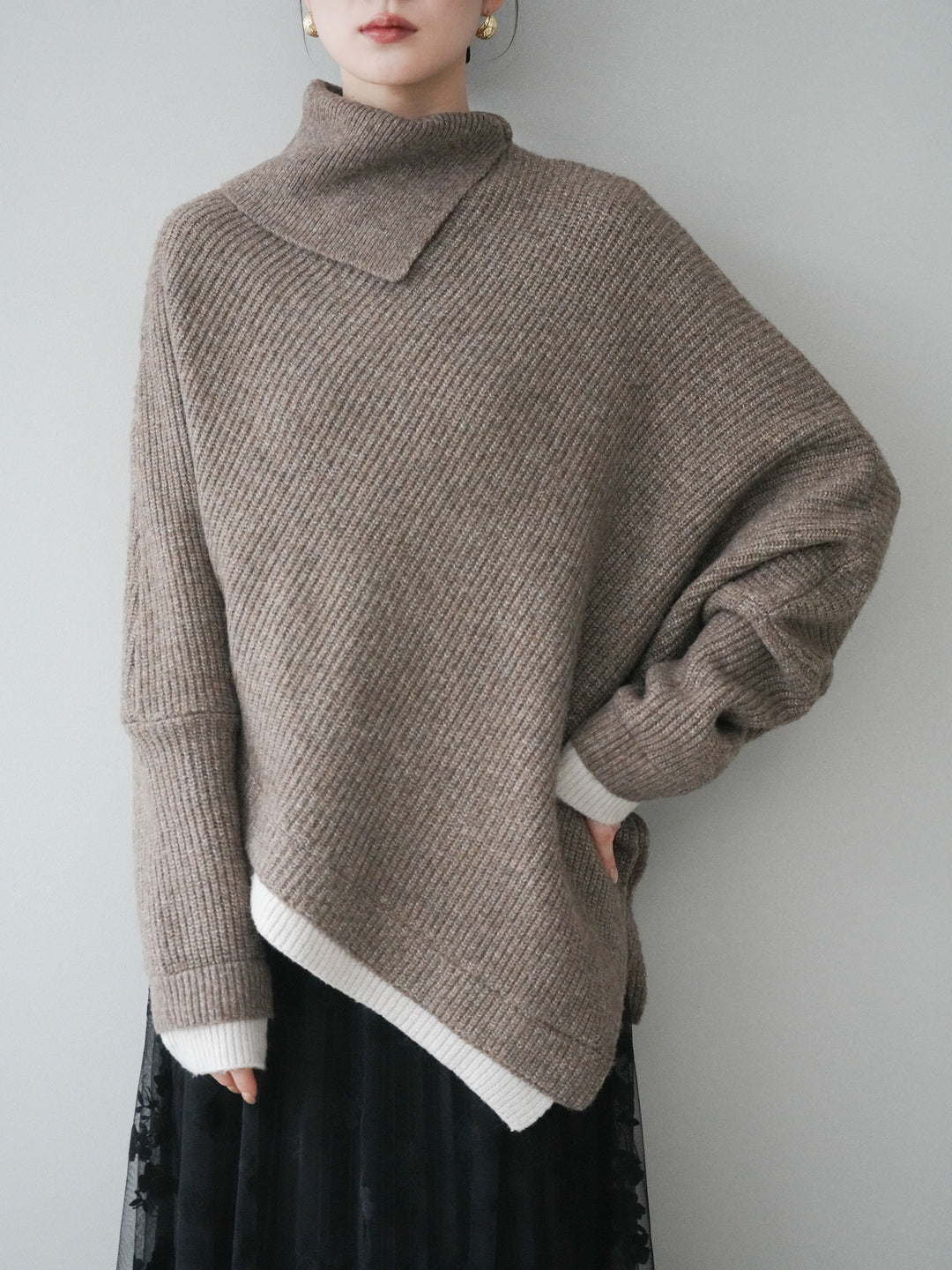 [予約]配色アシンメトリードルマンニットプルオーバー/oatmeal