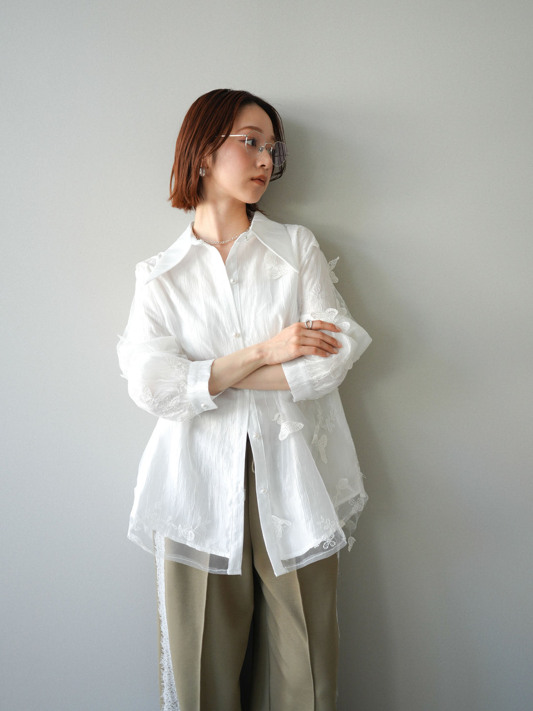 [予約]3Dバタフライエンブロイダリーブラウス/white