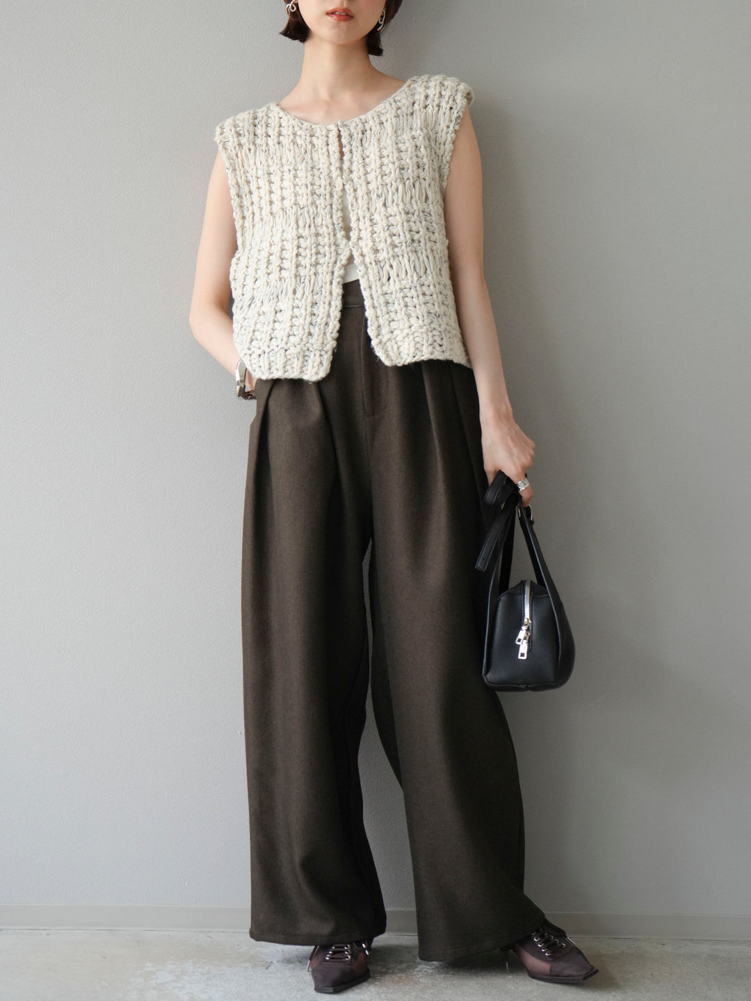 [予約]レザーパイピングタックワイドパンツ/ブラウン