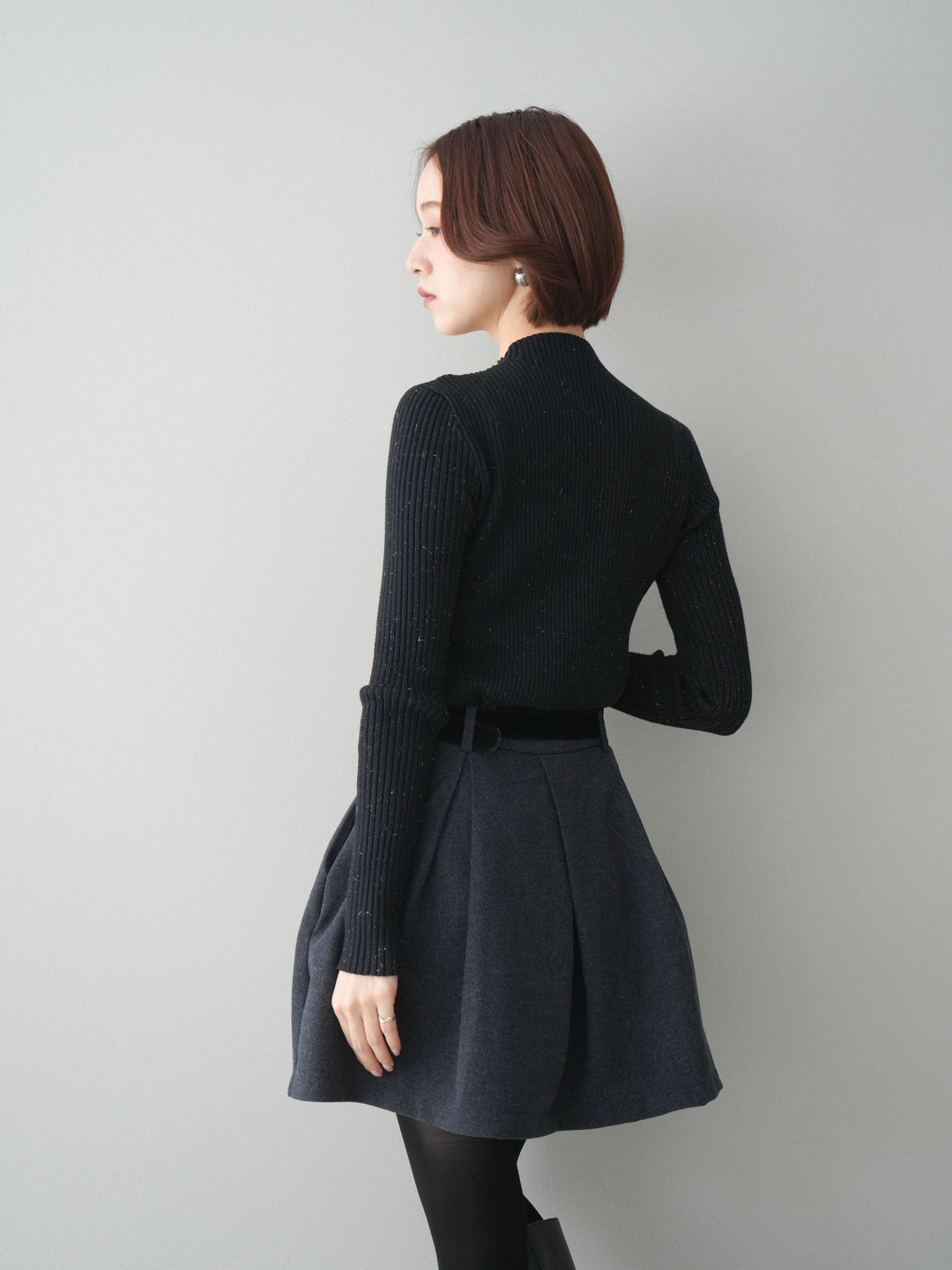 [SET]シアー切替スパンコールリブニットトップス+ベルト付きタックミニスカート(2set)