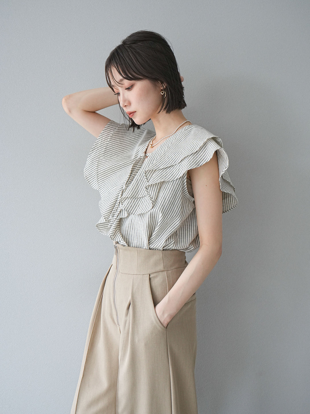 [予約]リネンライクストライプラッフルブラウス/ホワイト