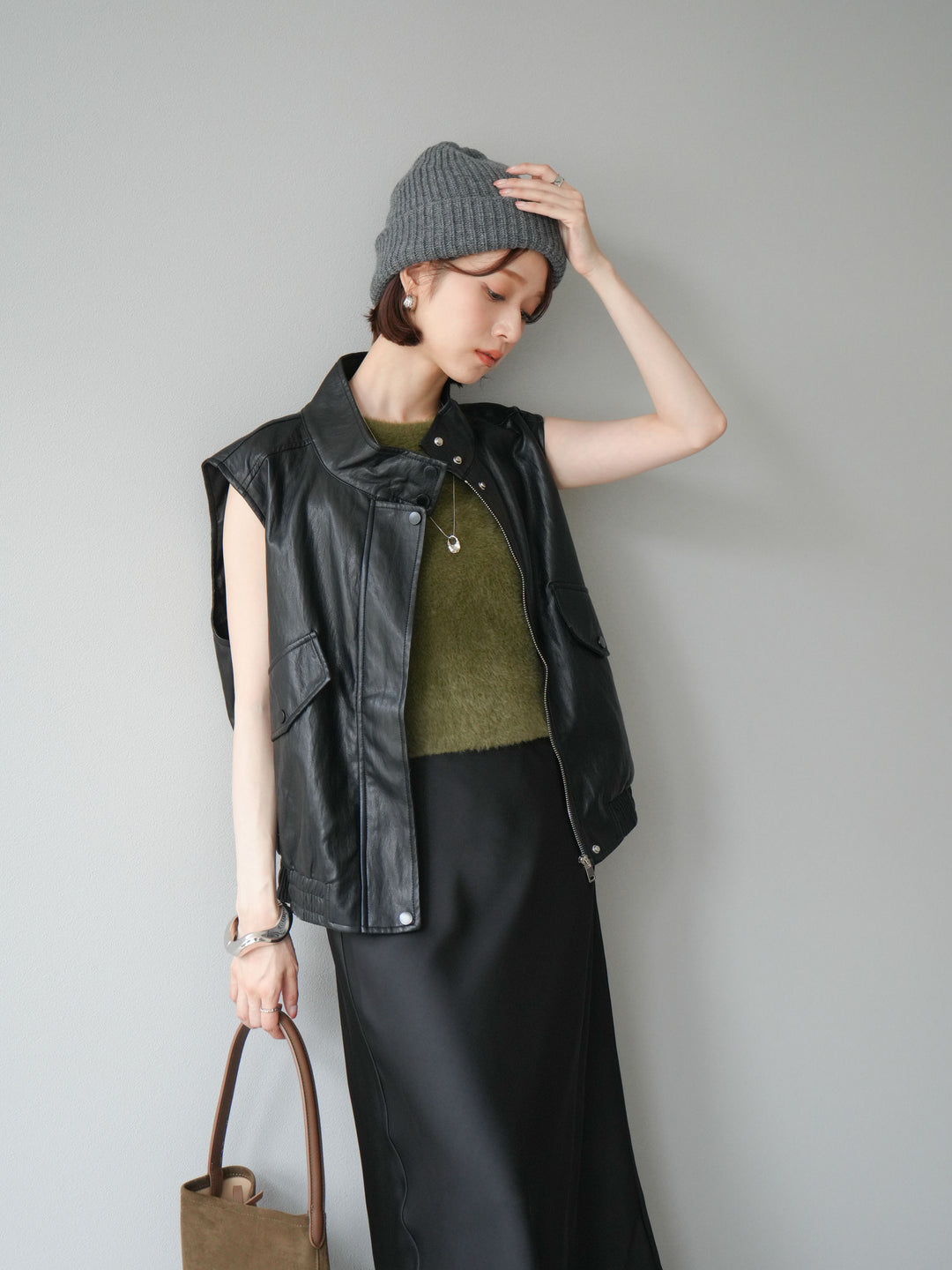 [予約]スリーブレスフェイクレザーブルゾン/ブラック