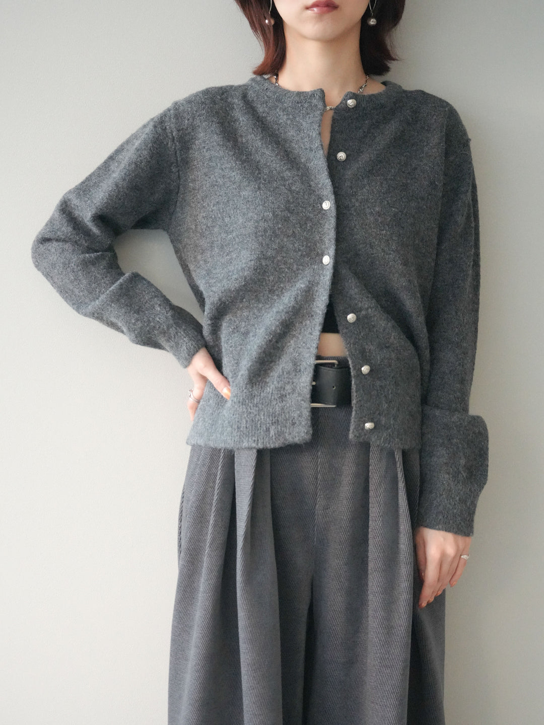 [SET]アンティークボタンニットカーディガン+ベルトデザインループコールテンワイドパンツ(ベルト付き)(2set)