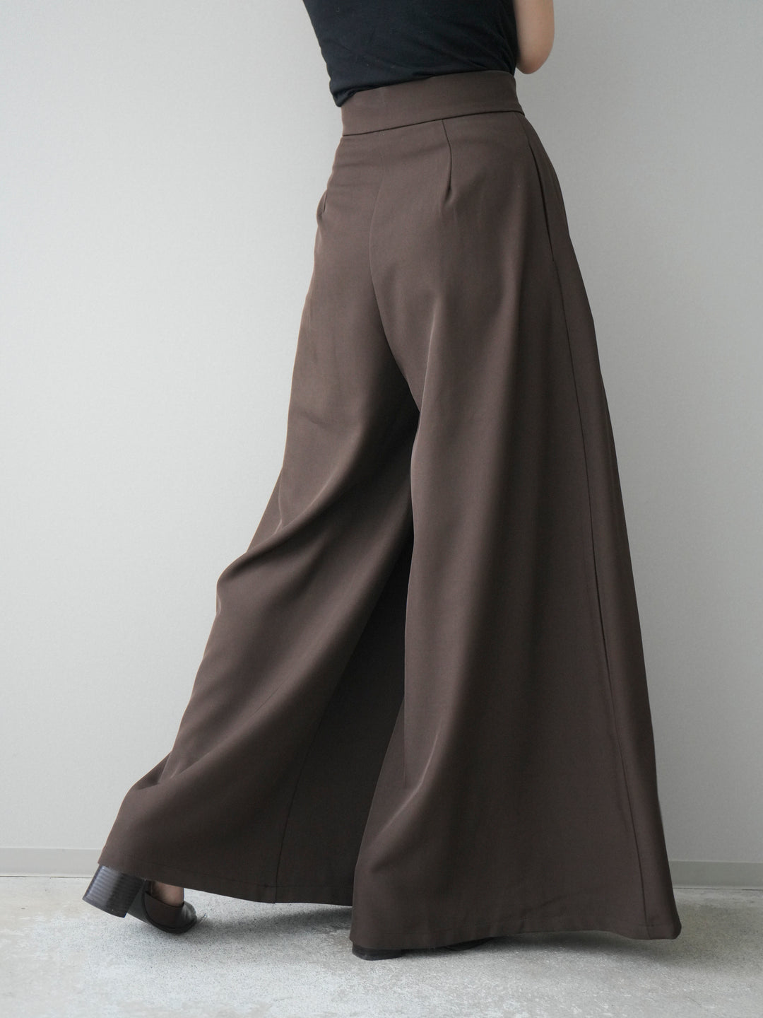 [予約]テープベルトタックバギーパンツ/brown