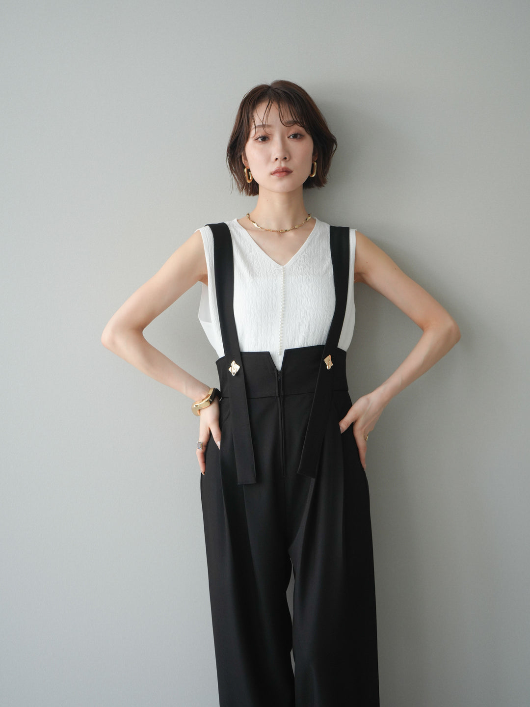 【預購】珍珠圖案V領針織上衣/白色