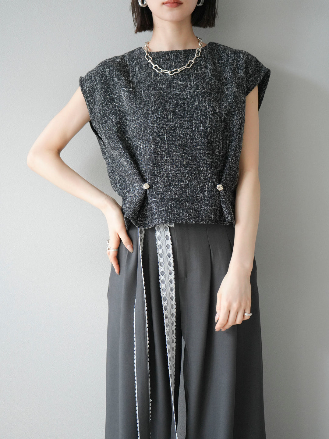 [予約]サマーツイードぺプラムブラウス/ブラックホワイト