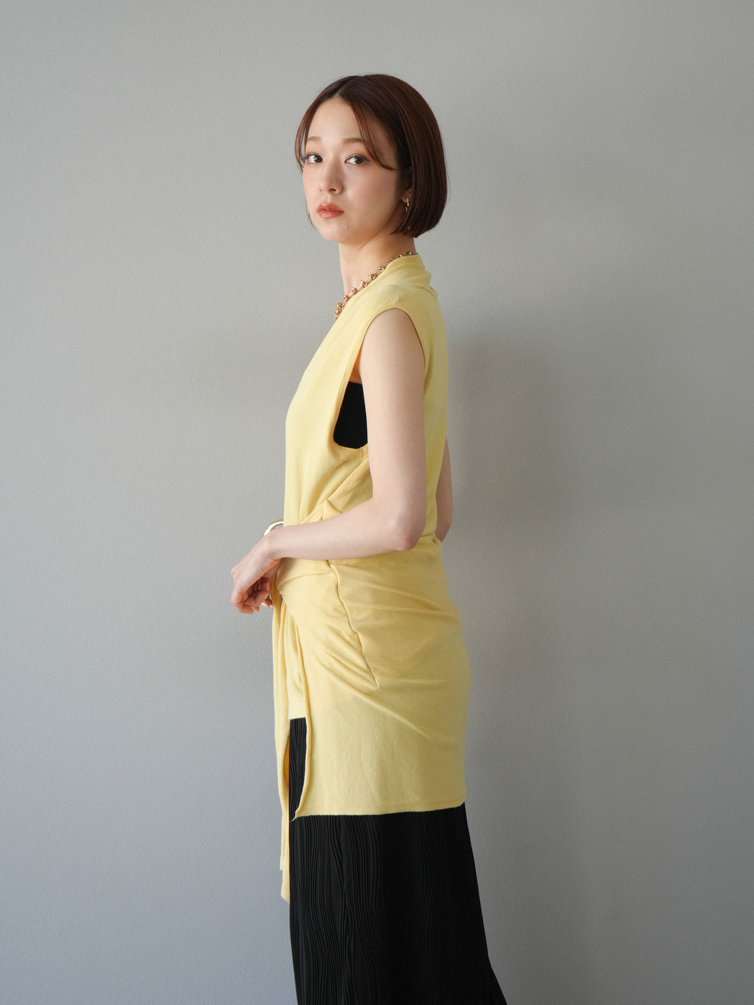 [SET]腰巻きデザインノースリーブニットカーディガン+ウェーブパイピングタイトスカート(2set)