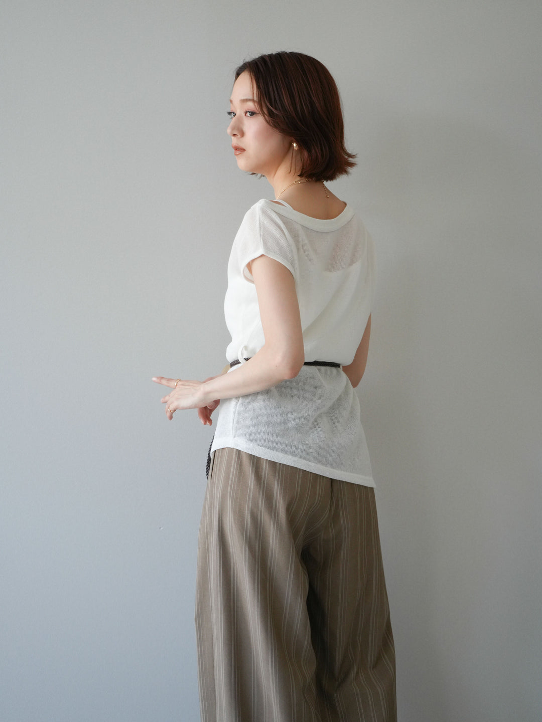 [予約]ベルト付アシメシアーニットトップス/white