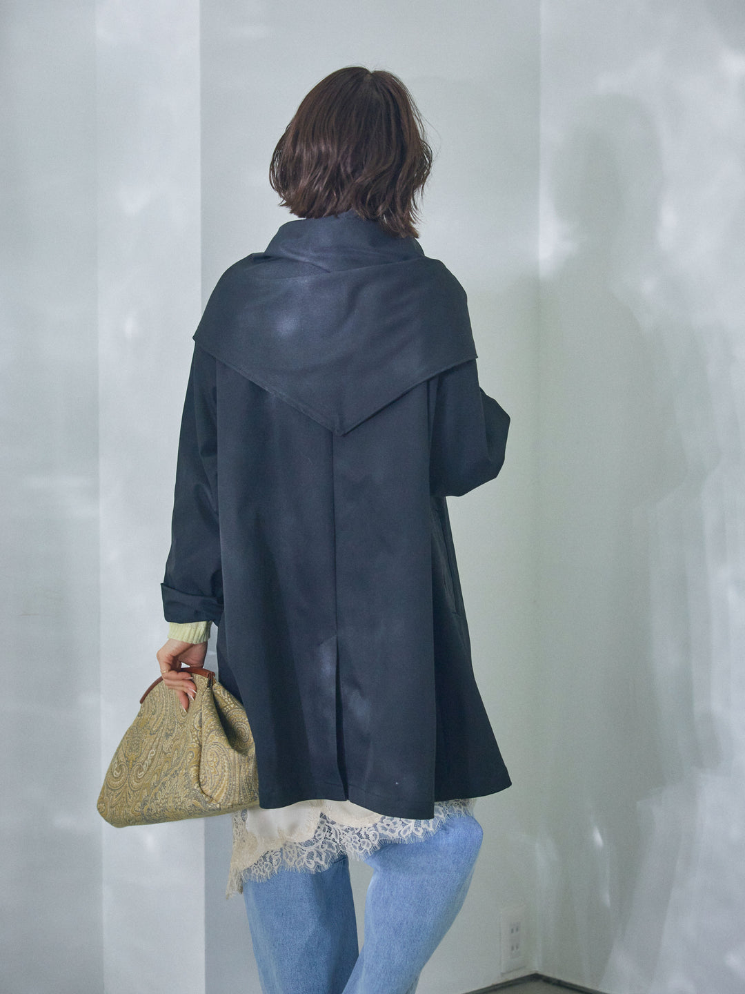 [予約]スカーフ付ステンカラーミディアムコート/black