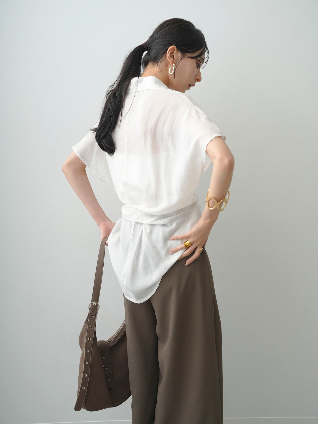 【套裝】露背蕾絲上衣和垂褶法式襯衫套裝（2套）+ 可選配件套裝（2套）