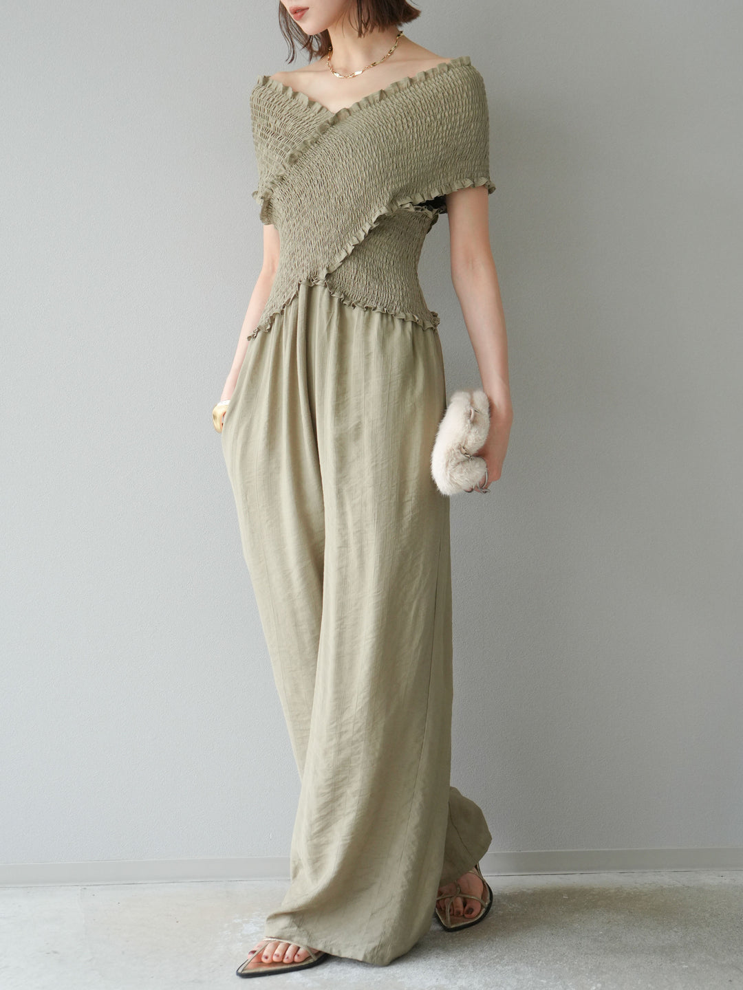 [予約]シャーリングクロスサロペット/グレージュ