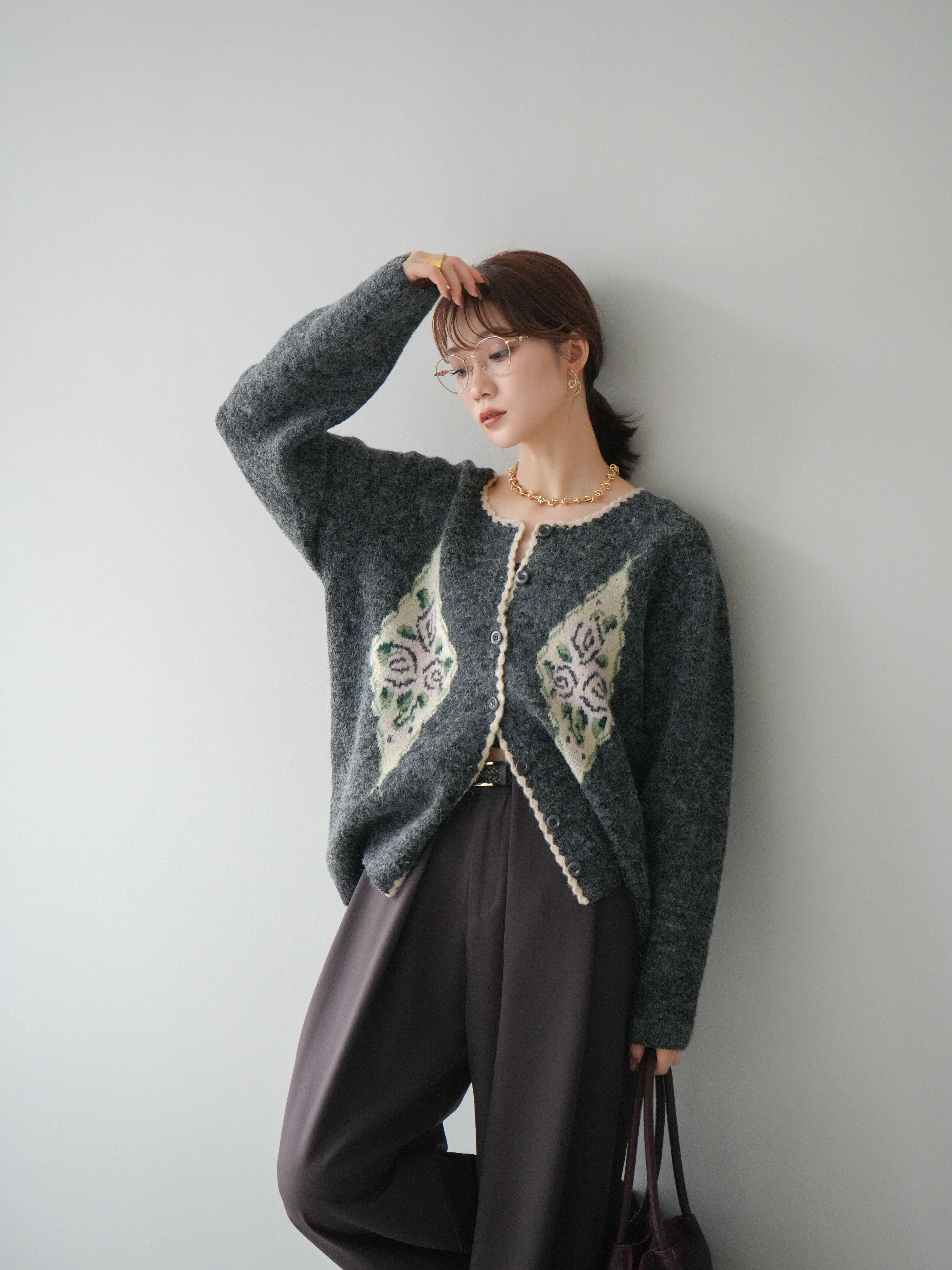 予約]アンティークフラワージャガードニットカーディガン/charcoal