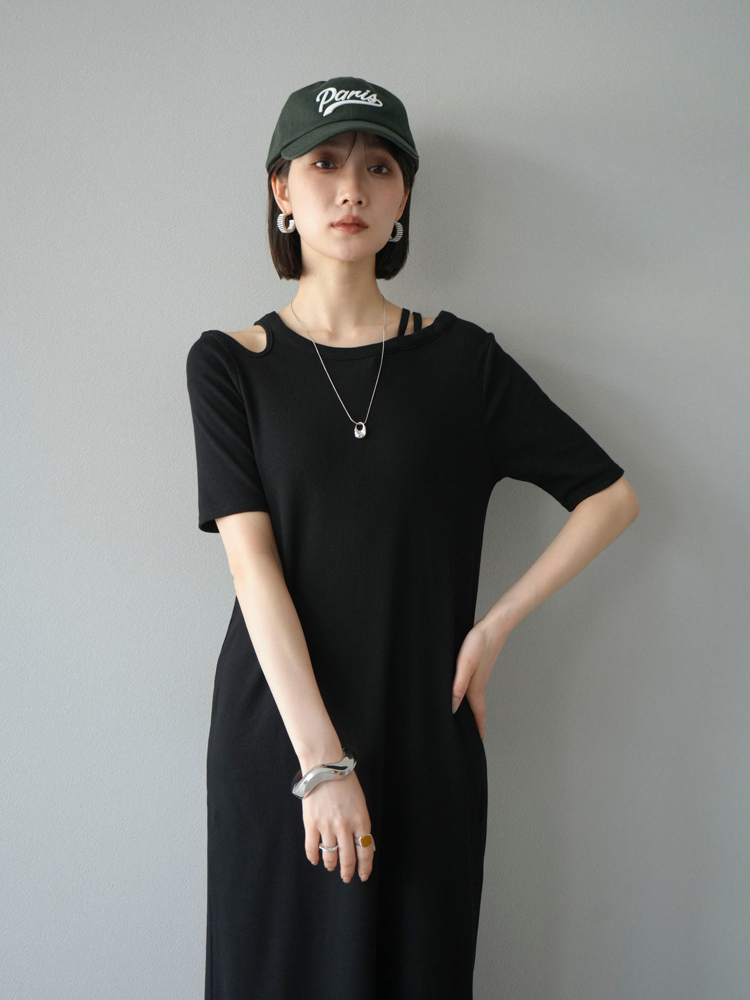 [予約]デザインネックカットリブワンピース/ブラック