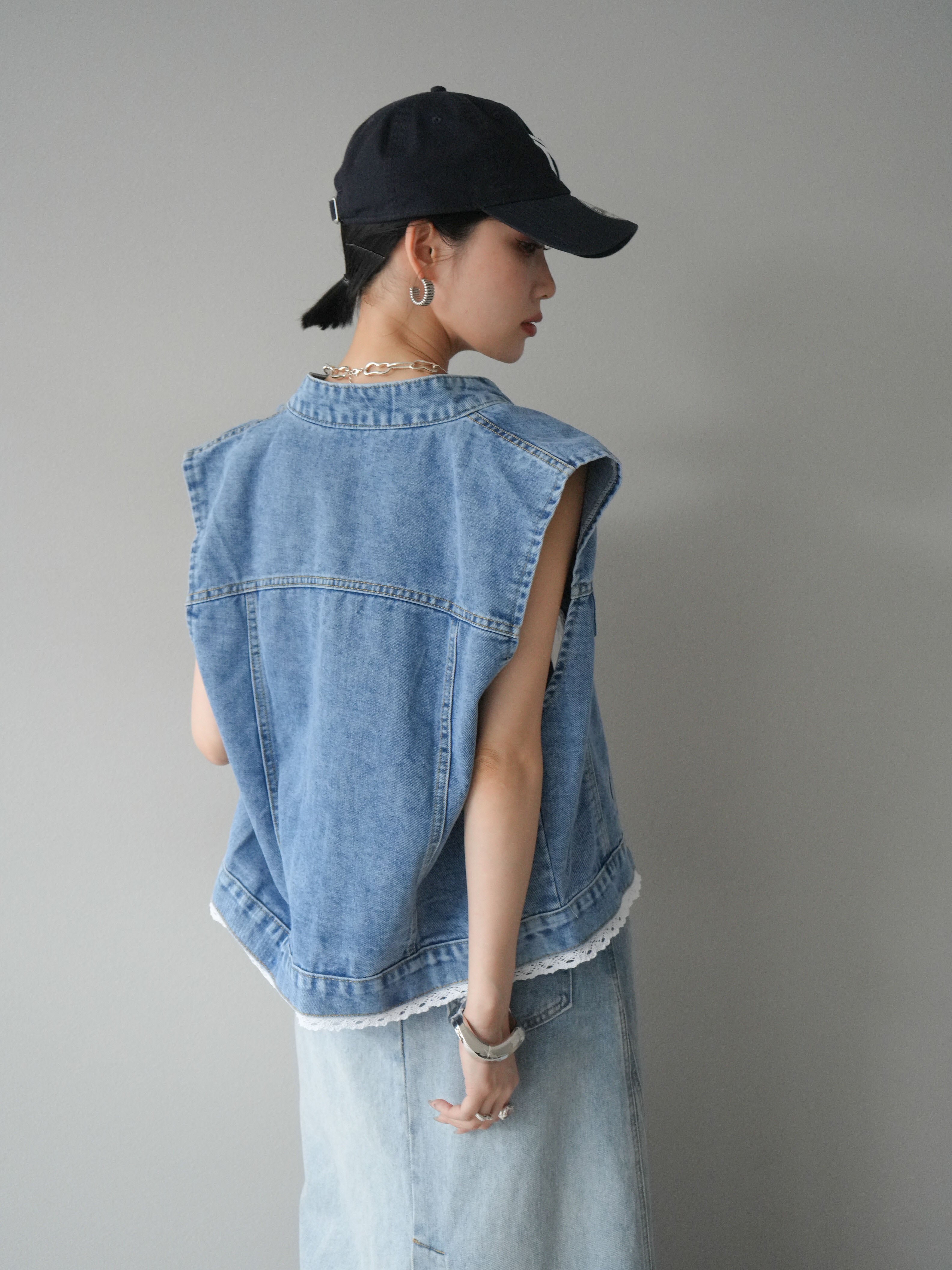 予約]ノーカラーレースデザインデニムベスト/ライトブルー – Lumier