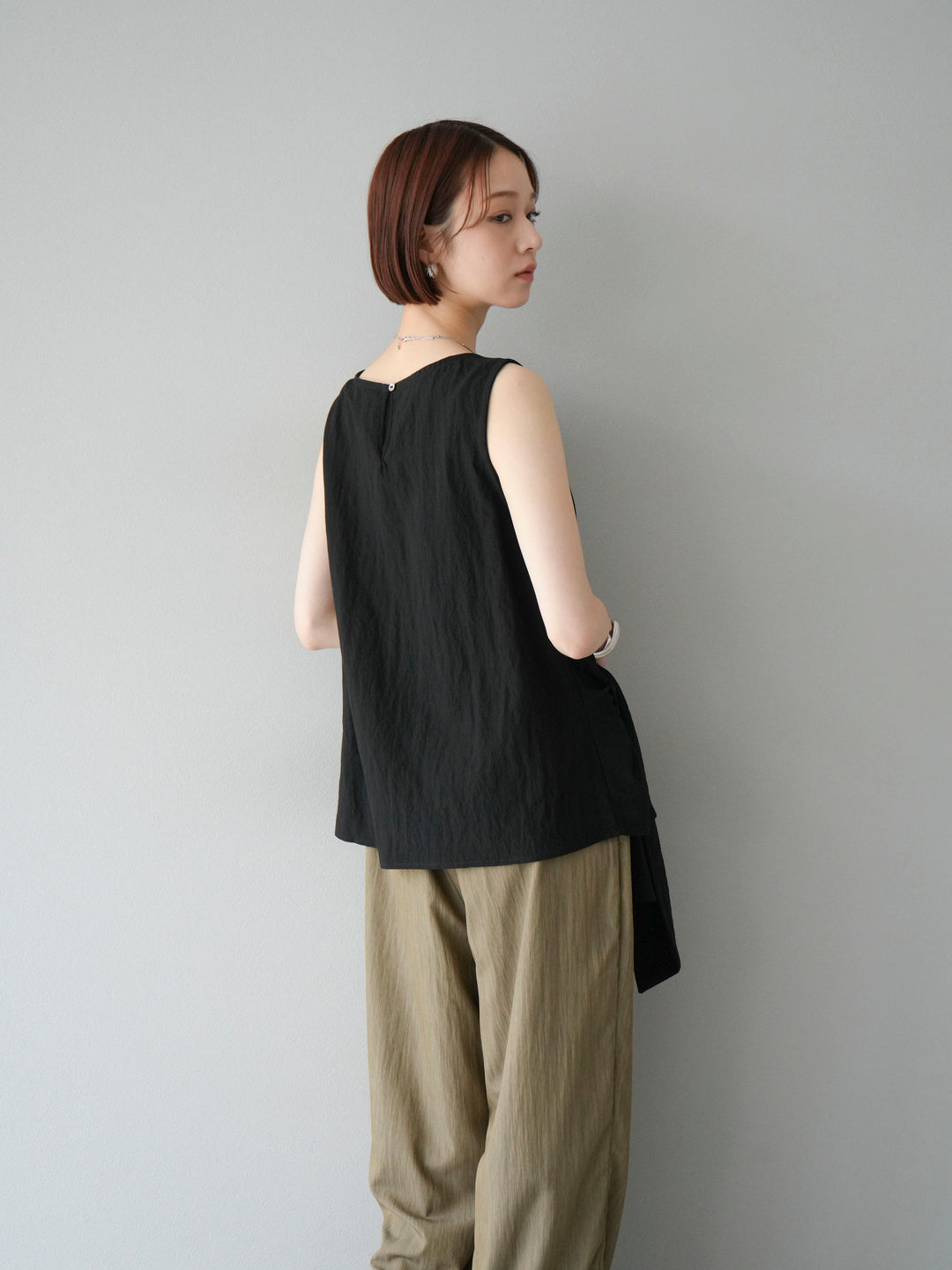 [SET] 前裹式無袖上衣+麻質下擺回型寬褲（2件組）