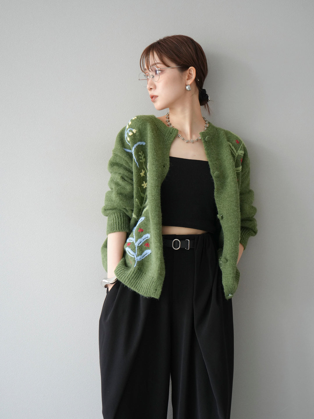 [SET]フラワー刺繍ニットカーディガン+ベルト付タックワイドパンツ(2set)
