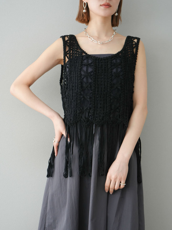 [予約]クロシェフリンジノースリーブトップス/ブラック