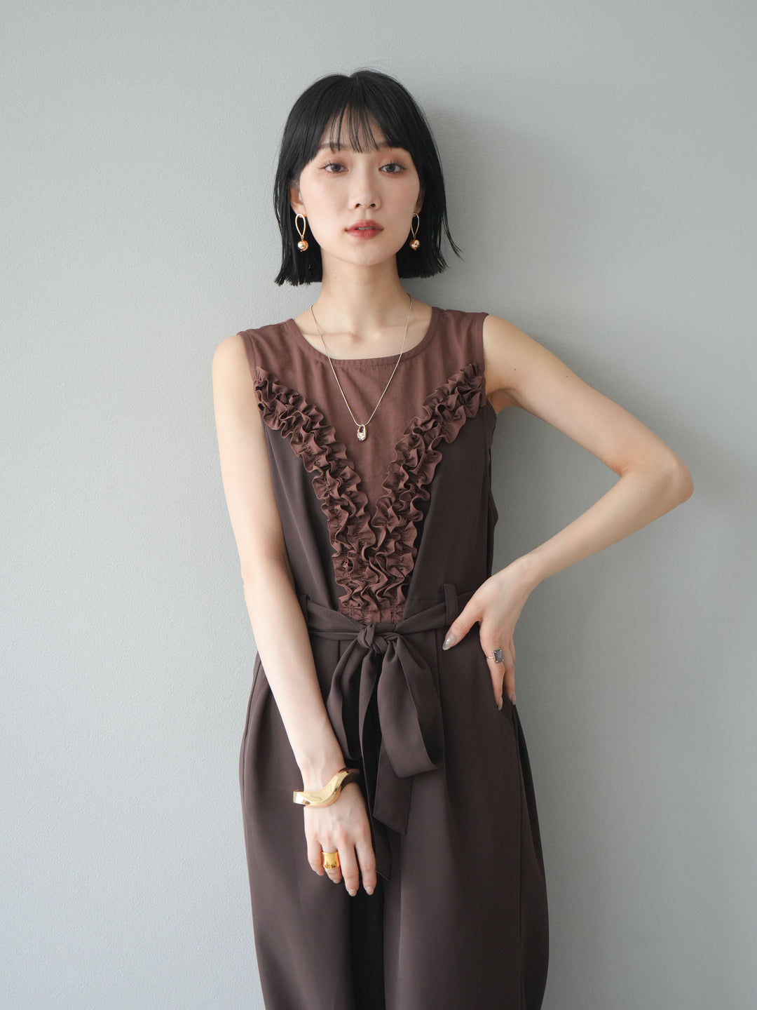 [預購] 荷葉邊設計連身褲/棕色